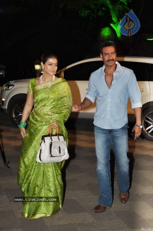 Bolly Celebs at Sanjay Dutt Mata ki Chowki Event - 95 / 129 photos