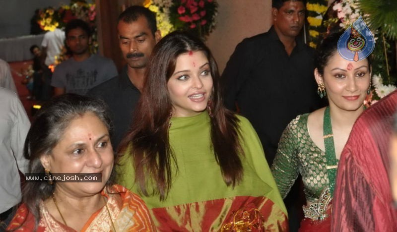Bolly Celebs at Sanjay Dutt Mata ki Chowki Event - 96 / 129 photos