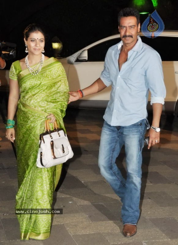 Bolly Celebs at Sanjay Dutt Mata ki Chowki Event - 107 / 129 photos