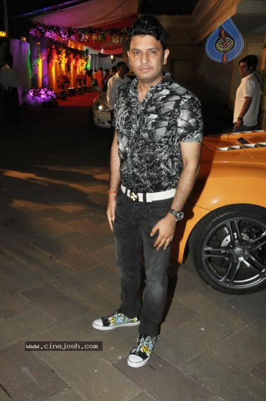 Bolly Celebs at Sanjay Dutt Mata ki Chowki Event - 125 / 129 photos