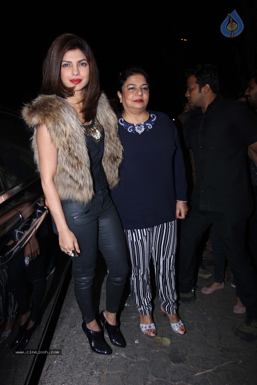 Bolly Celebs at Sanjay Leela Bhansali Party - 35 / 75 photos