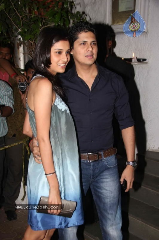 Bolly Celebs at Shahid Kapoor Birthday Bash - 9 / 56 photos