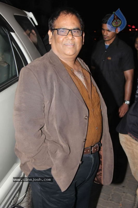 Bolly Celebs at Shahid Kapoor Birthday Bash - 11 / 56 photos