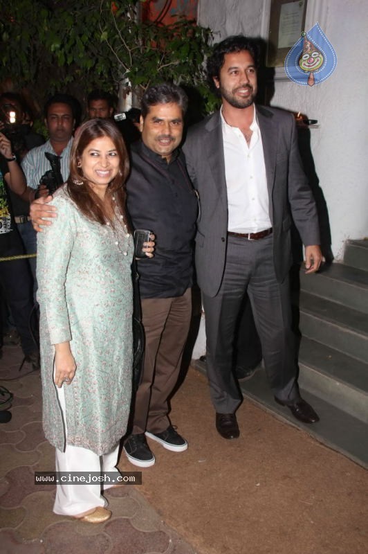 Bolly Celebs at Shahid Kapoor Birthday Bash - 48 / 56 photos