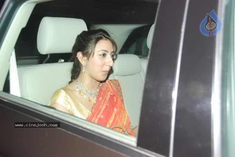 Bolly Celebs at Shilpa Shetty Diwali Party - 2 / 81 photos