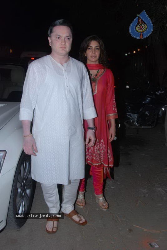 Bolly Celebs at Shilpa Shetty Diwali Party - 21 / 81 photos