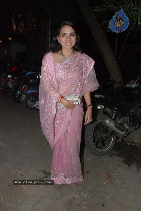 Bolly Celebs at Shilpa Shetty Diwali Party - 42 / 81 photos