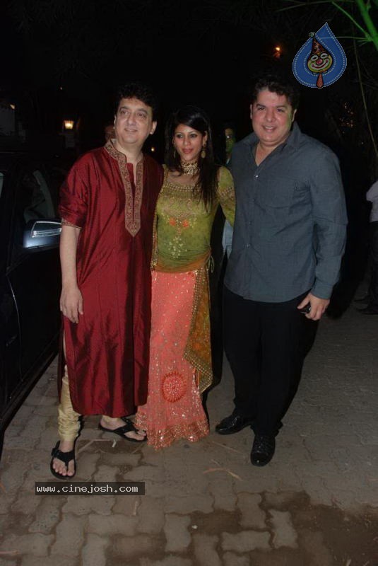 Bolly Celebs at Shilpa Shetty Diwali Party - 67 / 81 photos