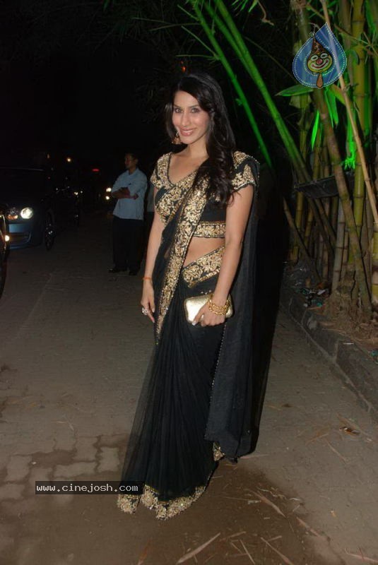 Bolly Celebs at Shilpa Shetty Diwali Party - 68 / 81 photos