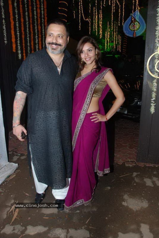 Bolly Celebs at Shilpa Shetty Diwali Party - 70 / 81 photos