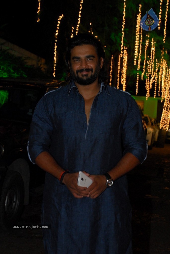 Bolly Celebs at Shilpa Shetty Diwali Party - 6 / 47 photos