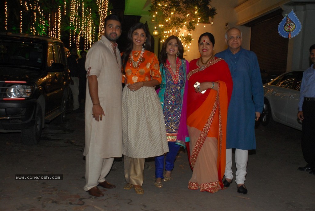Bolly Celebs at Shilpa Shetty Diwali Party - 9 / 47 photos