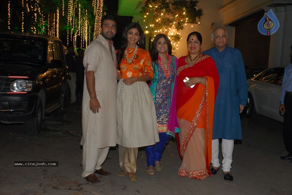 Bolly Celebs at Shilpa Shetty Diwali Party - 10 / 47 photos