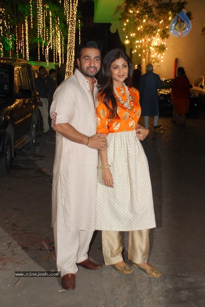 Bolly Celebs at Shilpa Shetty Diwali Party - 19 / 47 photos