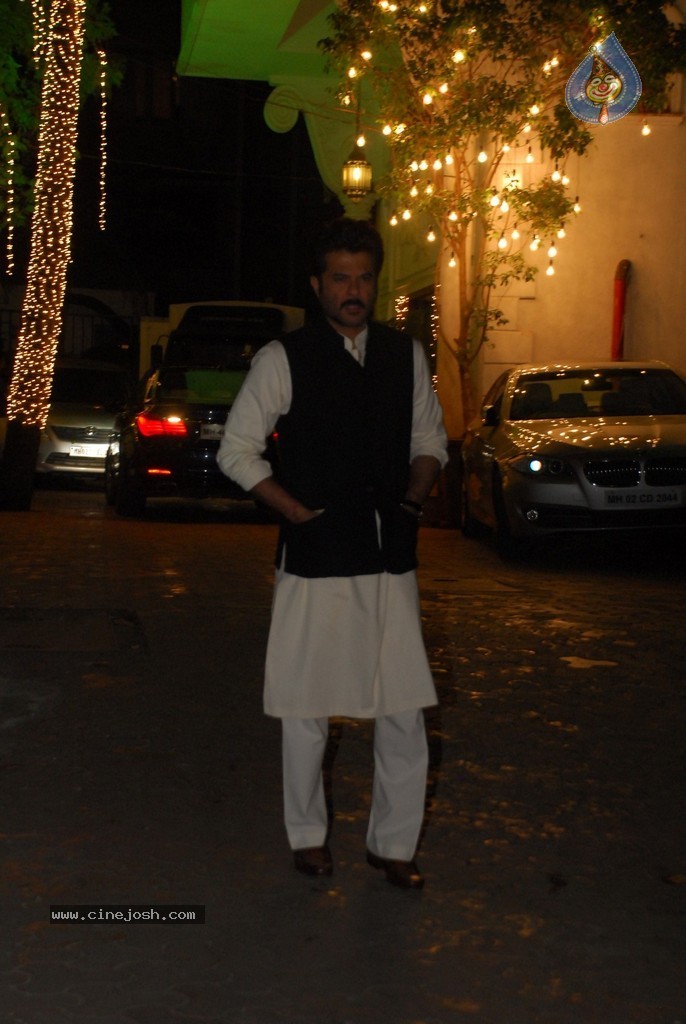 Bolly Celebs at Shilpa Shetty Diwali Party - 23 / 47 photos