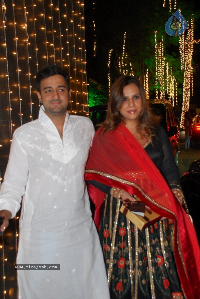 Bolly Celebs at Shilpa Shetty Diwali Party - 27 / 47 photos
