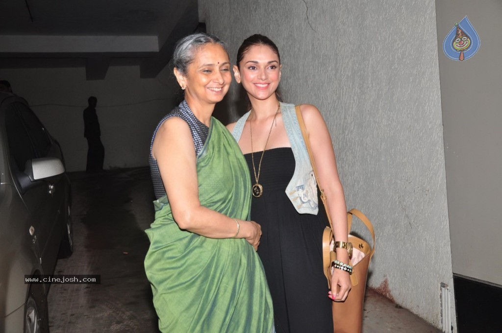 Bolly Celebs at Ship of Theseus Special Show - 20 / 47 photos