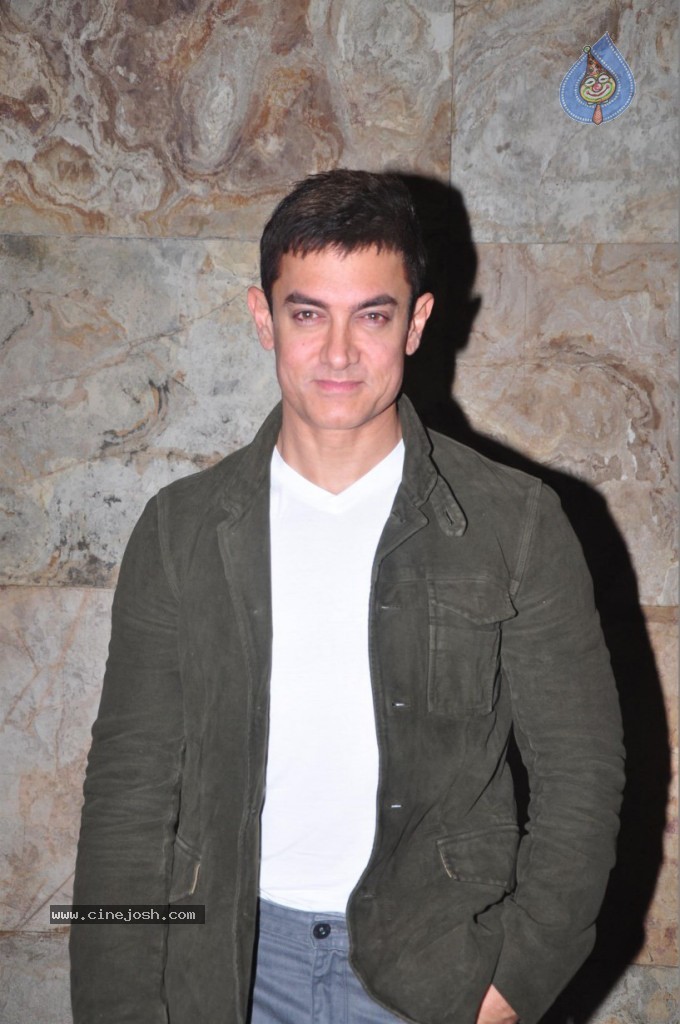 Bolly Celebs at Ship of Theseus Special Show - 36 / 47 photos