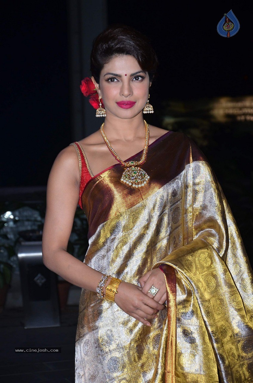 Bolly Celebs at Shirin and Uday Wedding Reception - 68 / 190 photos