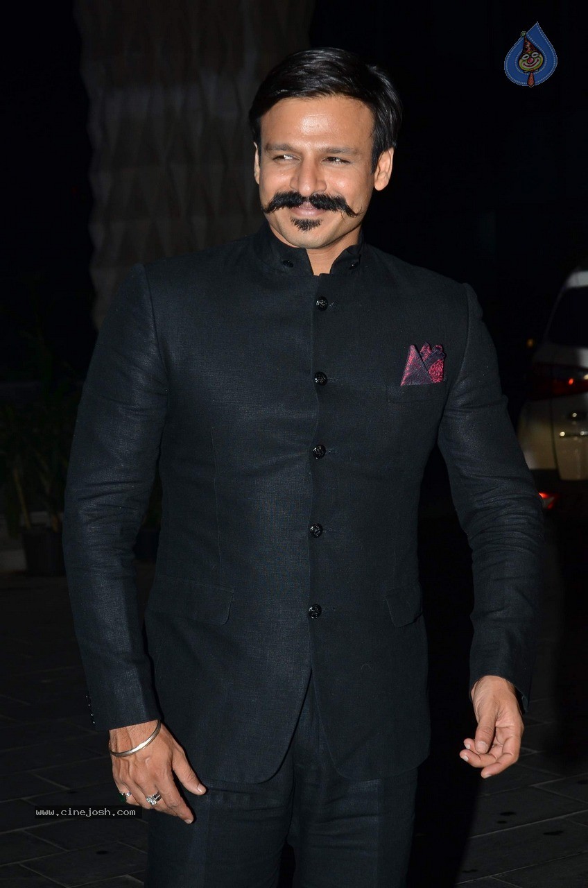 Bolly Celebs at Shirin and Uday Wedding Reception - 73 / 190 photos