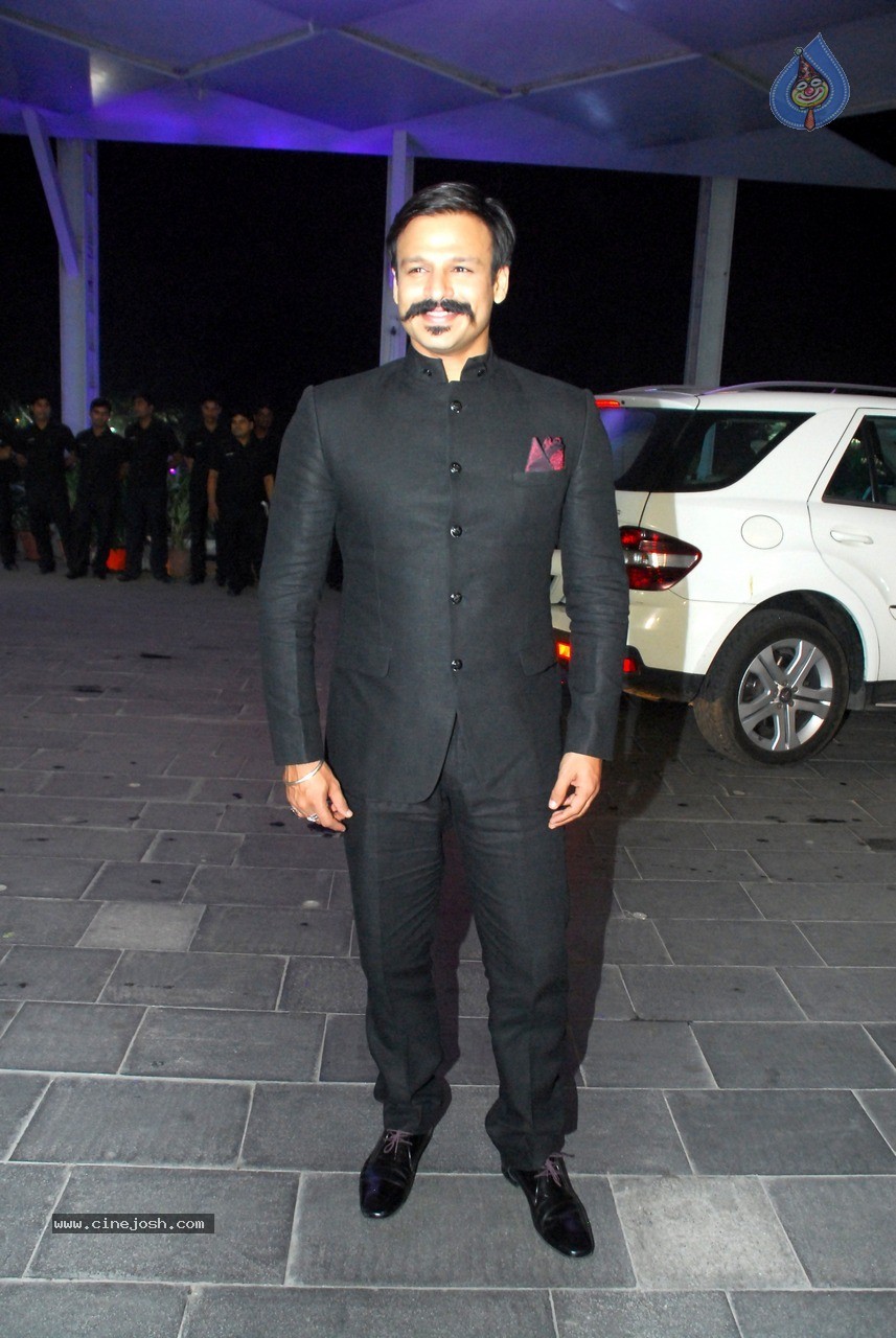Bolly Celebs at Shirin and Uday Wedding Reception - 107 / 190 photos