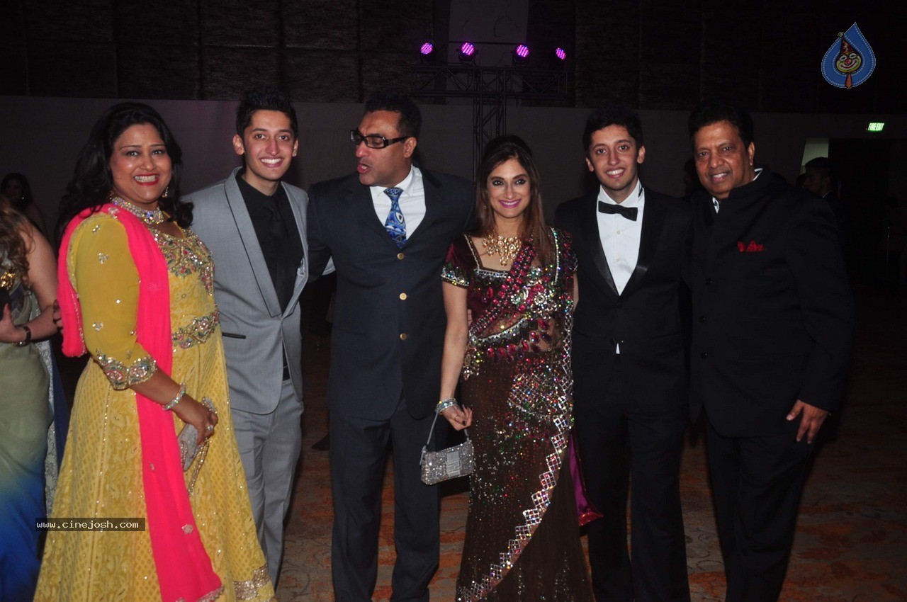Bolly Celebs at Shirin and Uday Wedding Reception - 111 / 190 photos