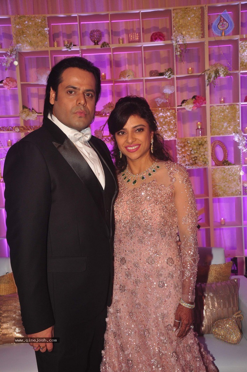 Bolly Celebs at Shirin and Uday Wedding Reception - 129 / 190 photos