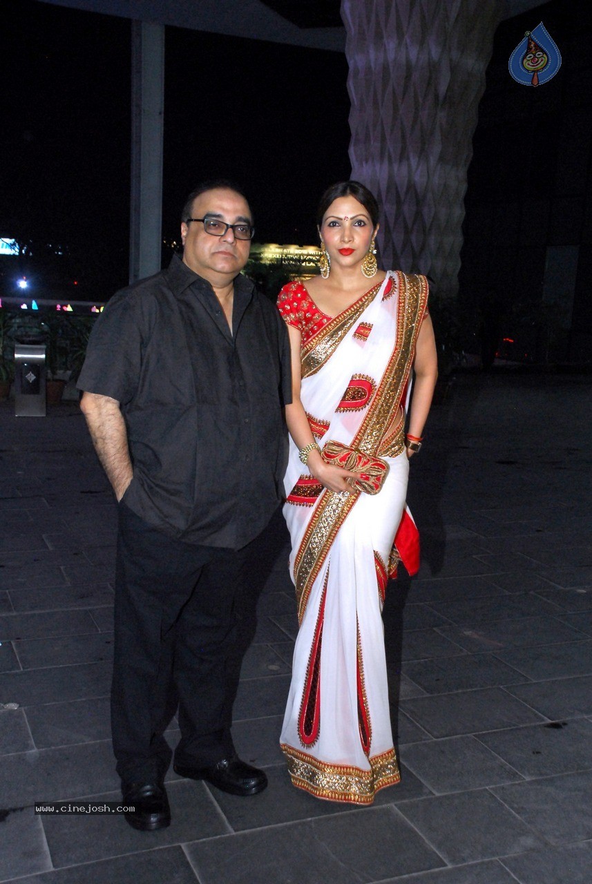 Bolly Celebs at Shirin and Uday Wedding Reception - 157 / 190 photos
