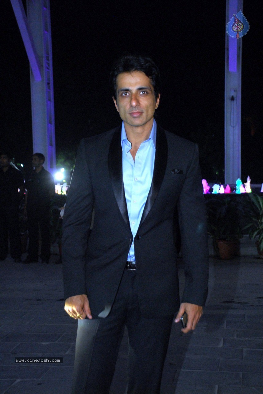 Bolly Celebs at Shirin and Uday Wedding Reception - 186 / 190 photos