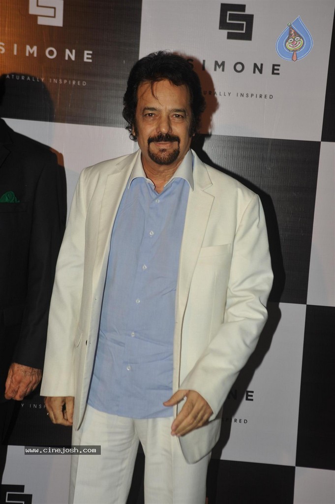 Bolly Celebs at Simone Store Launch - 29 / 89 photos