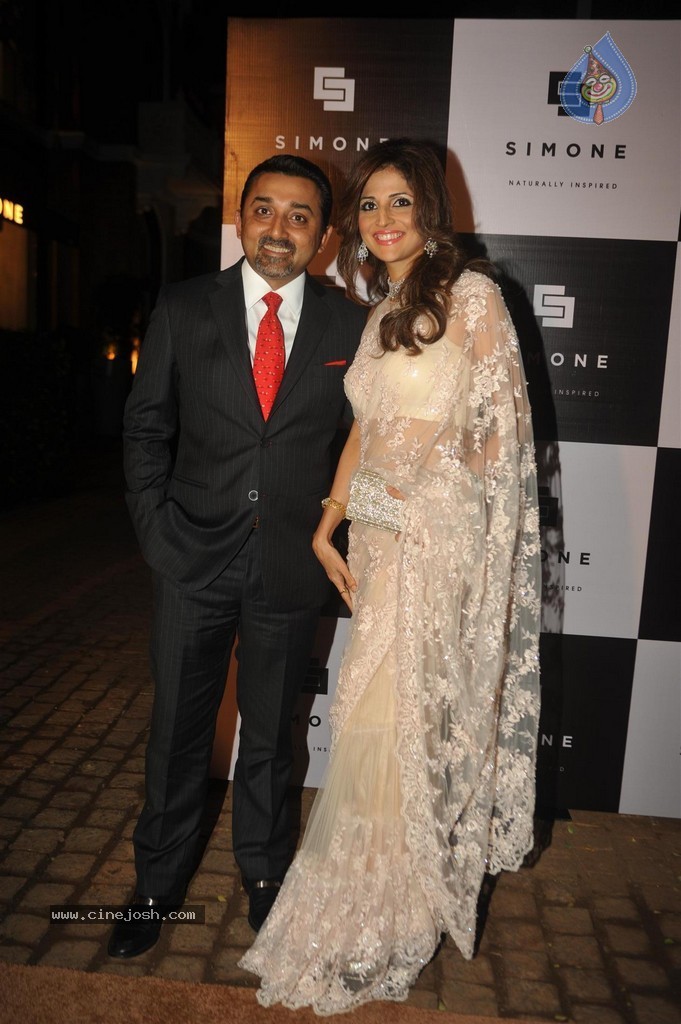 Bolly Celebs at Simone Store Launch - 37 / 89 photos