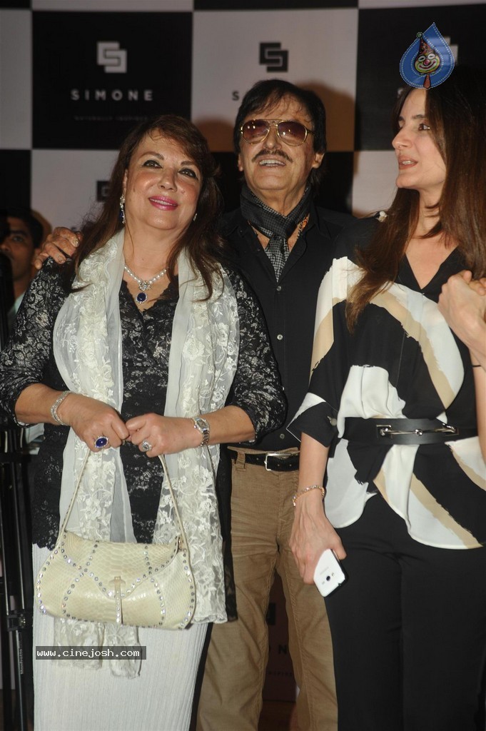 Bolly Celebs at Simone Store Launch - 40 / 89 photos