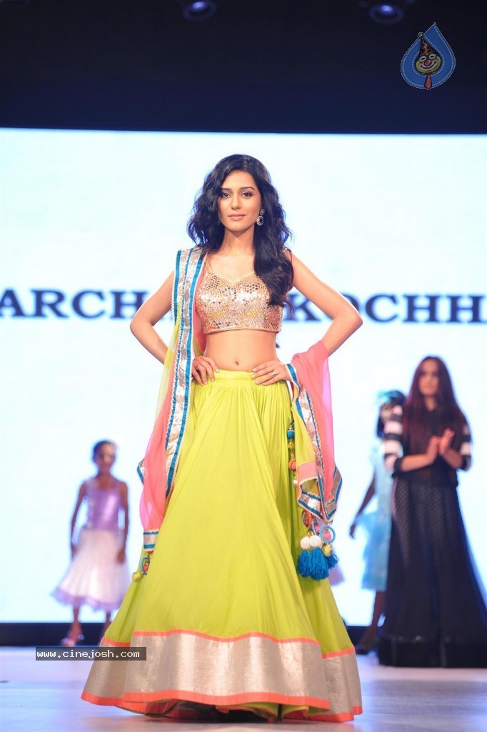 Bolly Celebs at Smile Foundation 5th Edition Charity Fashion Show - 50 / 228 photos