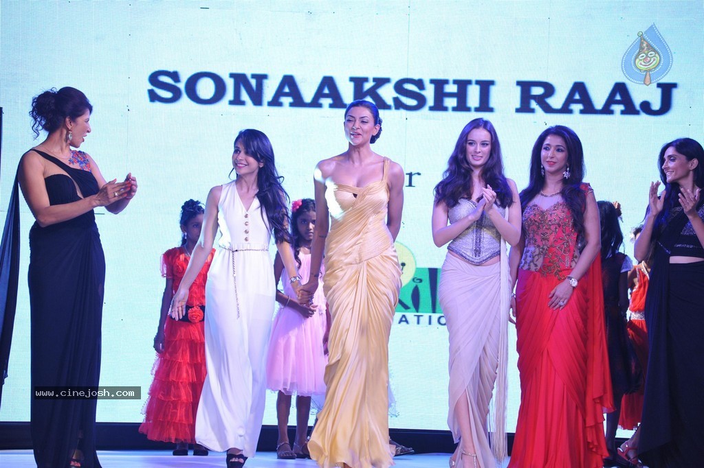 Bolly Celebs at Smile Foundation 5th Edition Charity Fashion Show - 79 / 228 photos