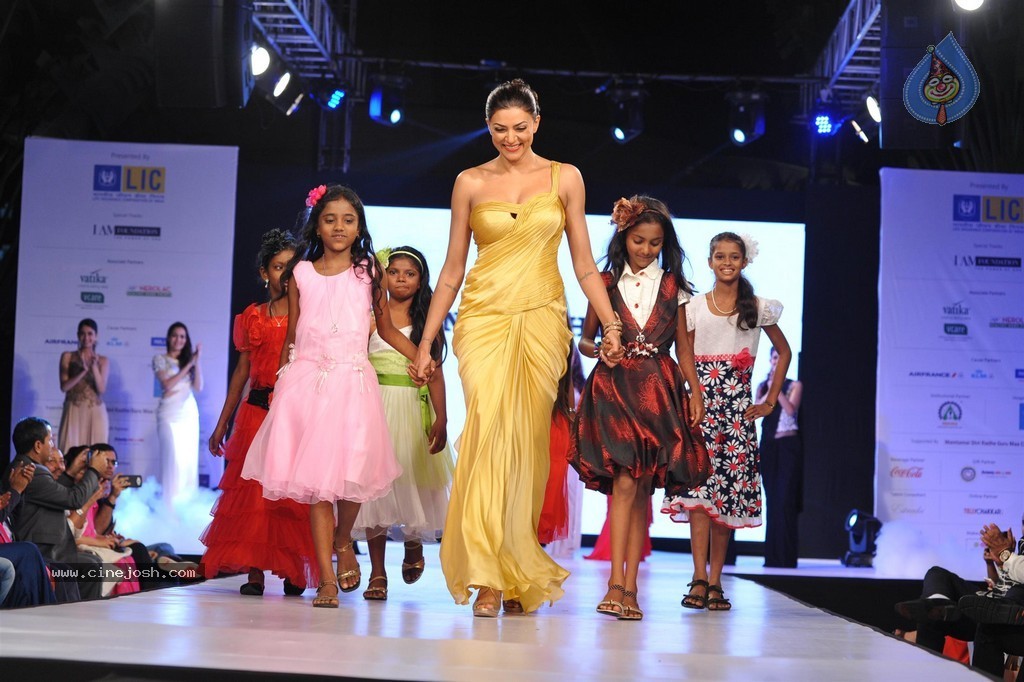 Bolly Celebs at Smile Foundation 5th Edition Charity Fashion Show - 100 / 228 photos
