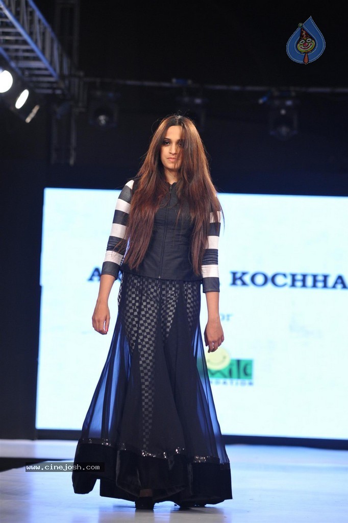 Bolly Celebs at Smile Foundation 5th Edition Charity Fashion Show - 102 / 228 photos