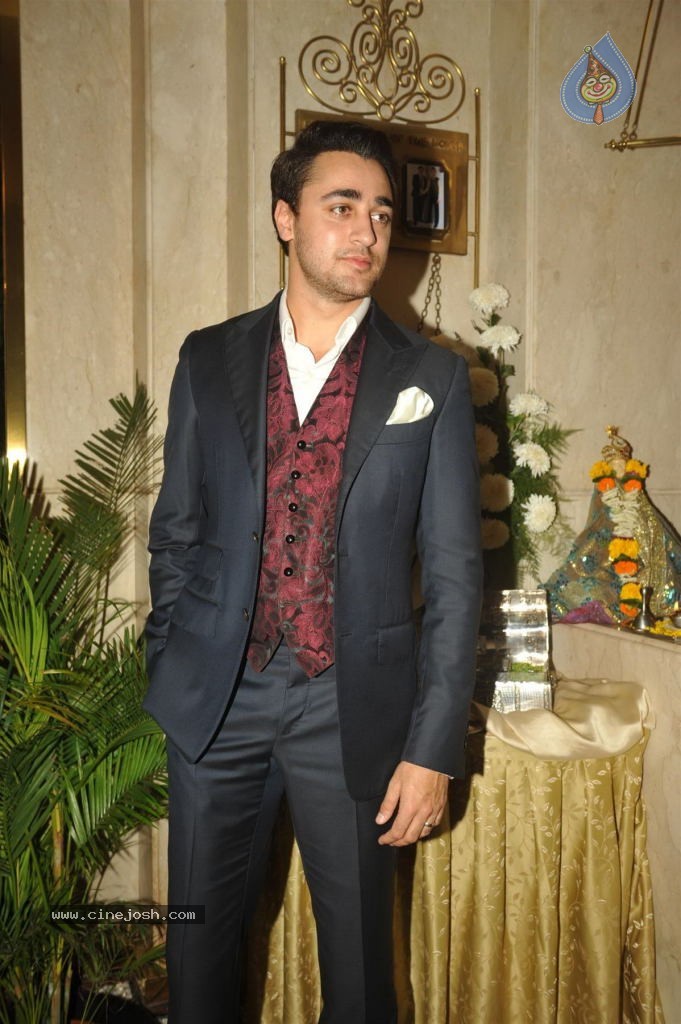 Bolly Celebs at Society Young Achievers Awards - 26 / 130 photos