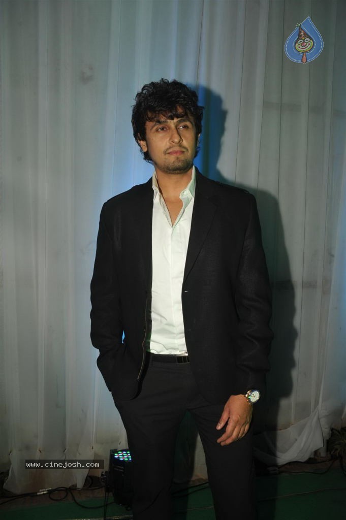Bolly Celebs at Society Young Achievers Awards - 50 / 130 photos
