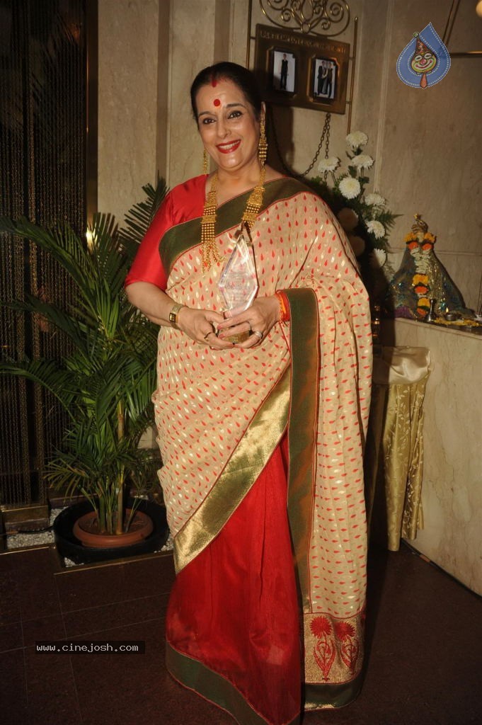 Bolly Celebs at Society Young Achievers Awards - 79 / 130 photos