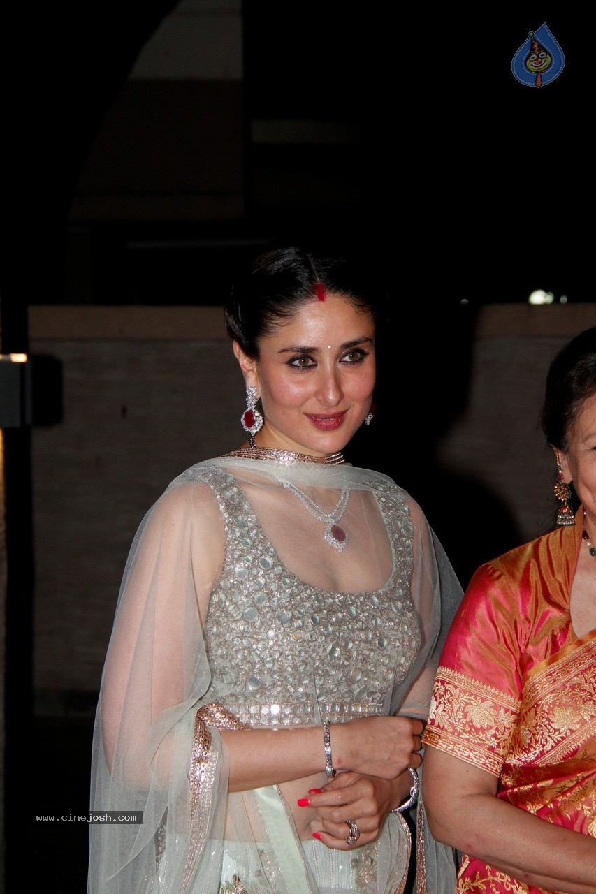 Bolly Celebs at Soha Ali Khan Wedding Party - 24 / 80 photos