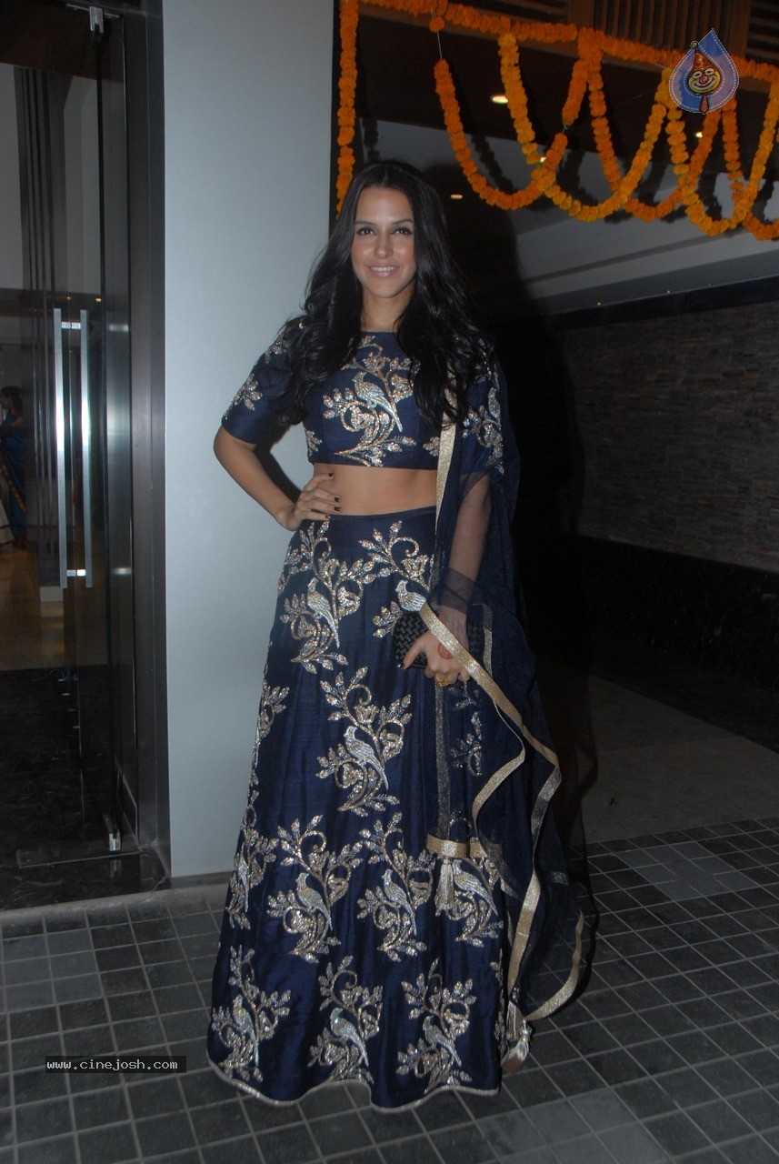Bolly Celebs at Soha Ali Khan Wedding Party - 26 / 80 photos