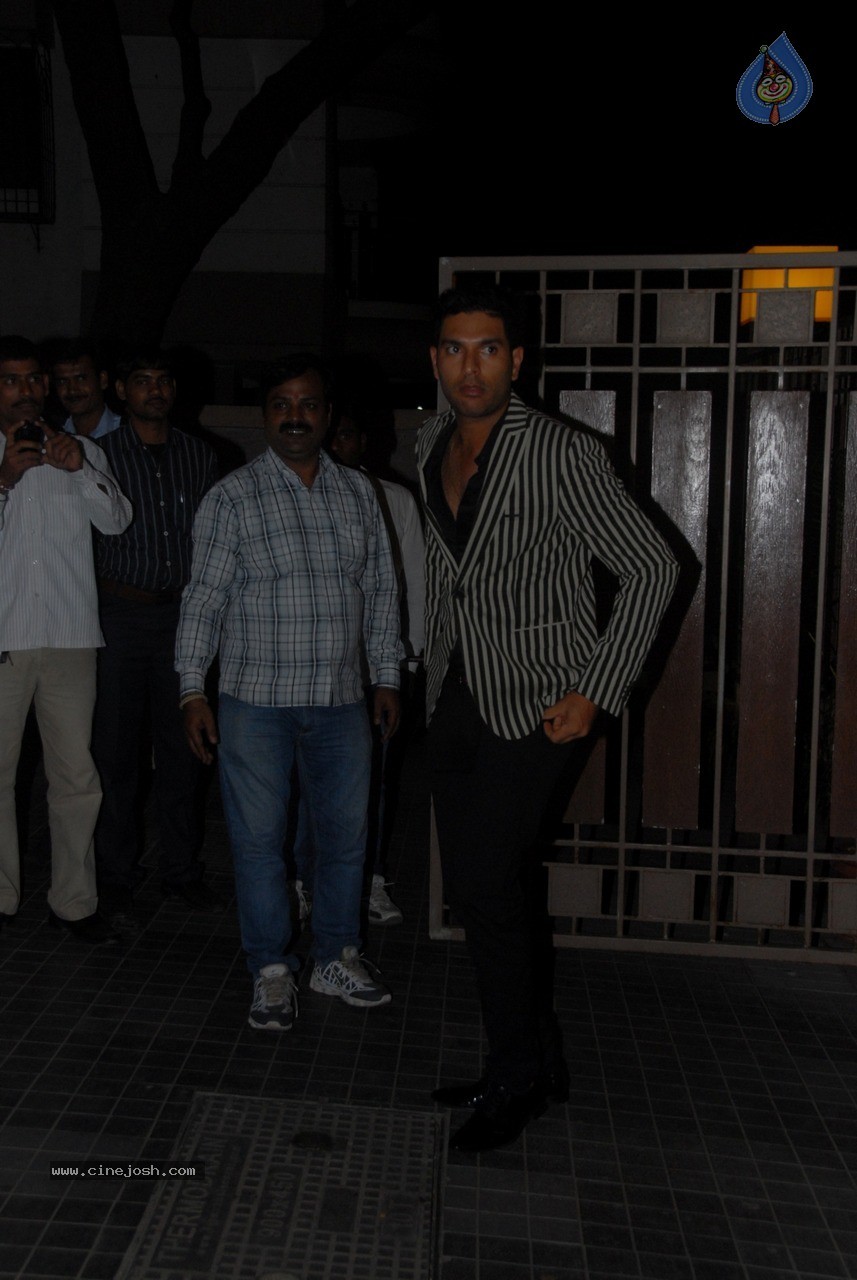 Bolly Celebs at Soha Ali Khan Wedding Party - 46 / 80 photos