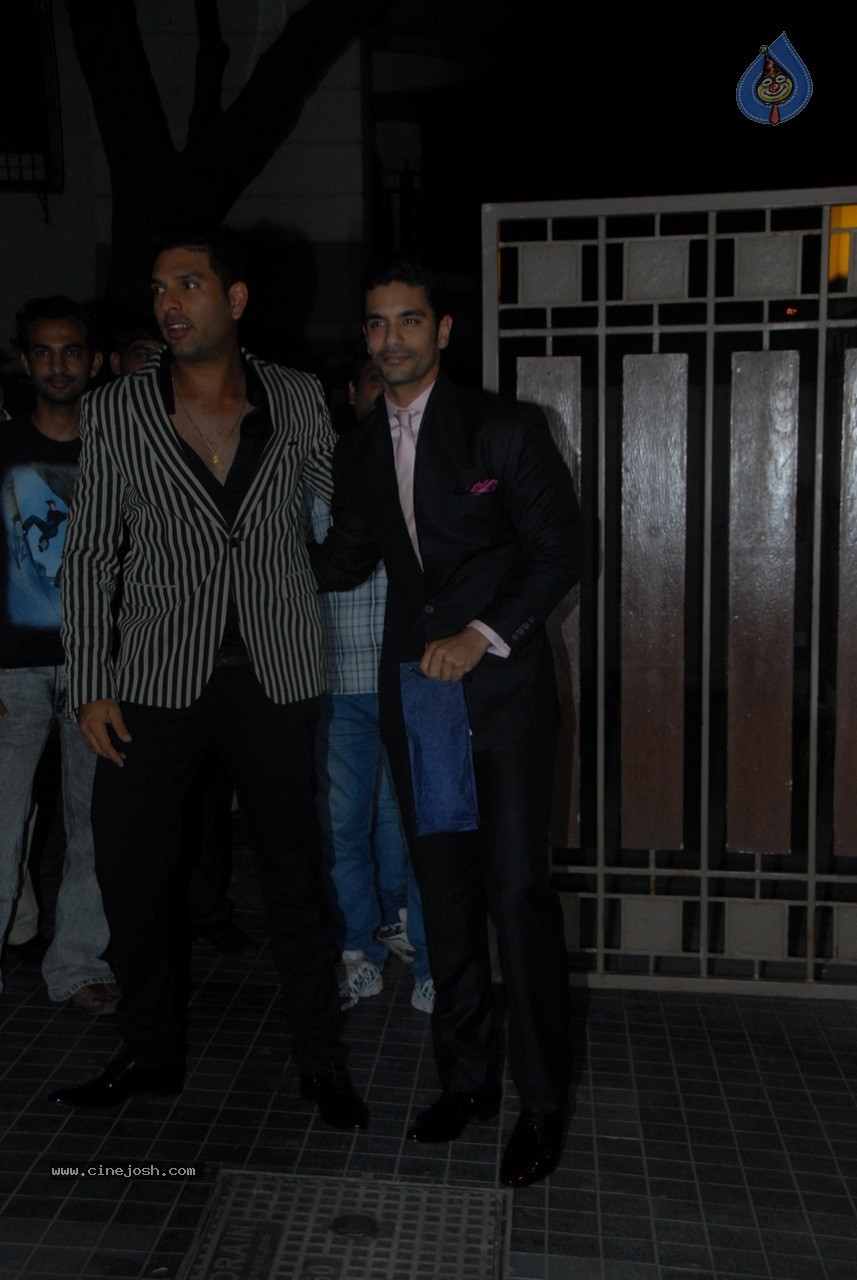 Bolly Celebs at Soha Ali Khan Wedding Party - 56 / 80 photos