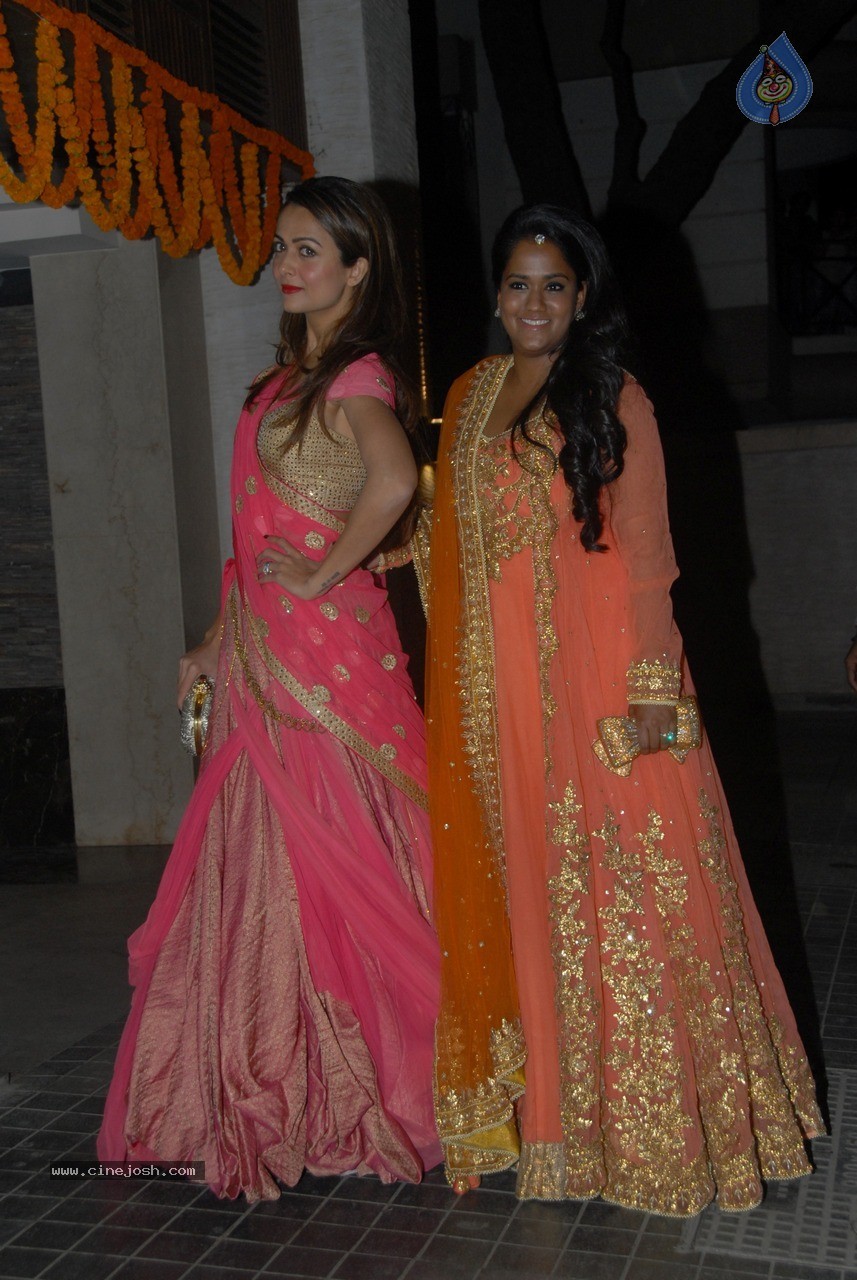 Bolly Celebs at Soha Ali Khan Wedding Party - 58 / 80 photos