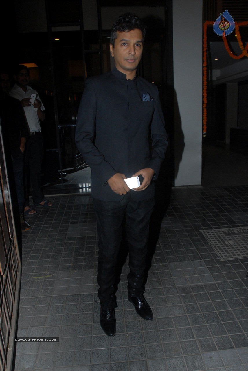 Bolly Celebs at Soha Ali Khan Wedding Party - 59 / 80 photos