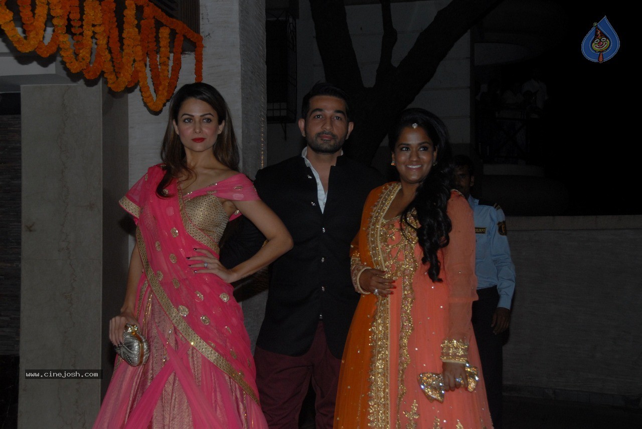 Bolly Celebs at Soha Ali Khan Wedding Party - 68 / 80 photos