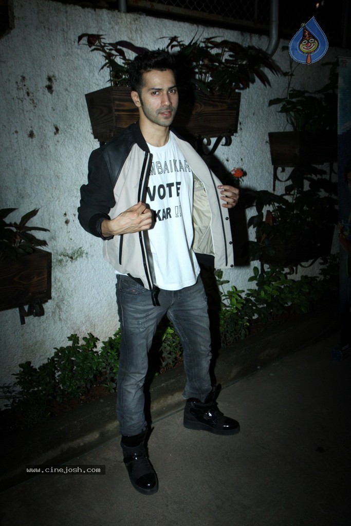 Bolly Celebs at Sonali Cable Film Special Show - 31 / 43 photos