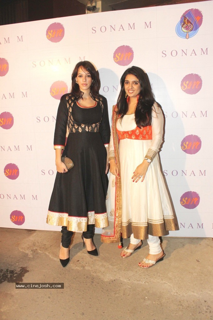 Bolly Celebs at Sonam Modi Spring Summer Collection - 5 / 43 photos