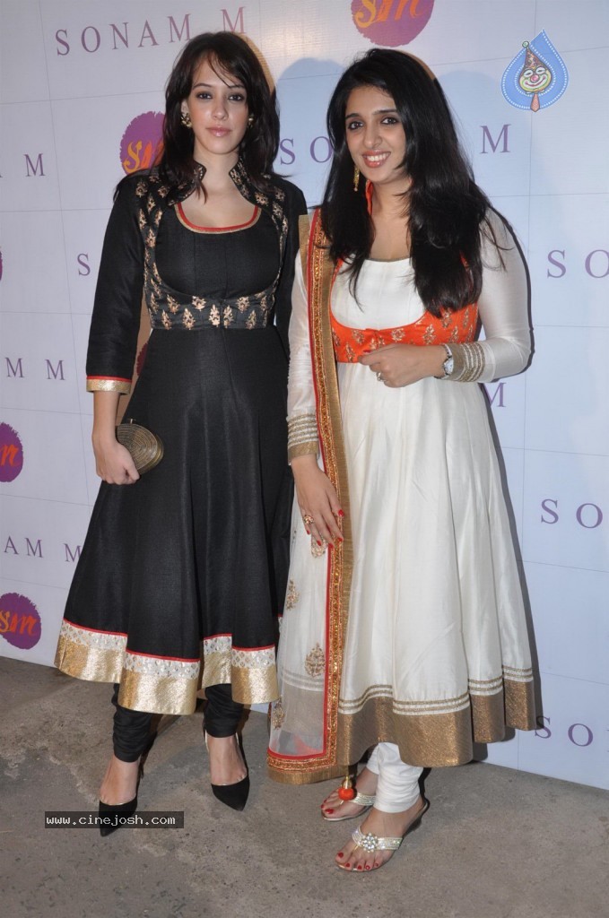 Bolly Celebs at Sonam Modi Spring Summer Collection - 17 / 43 photos