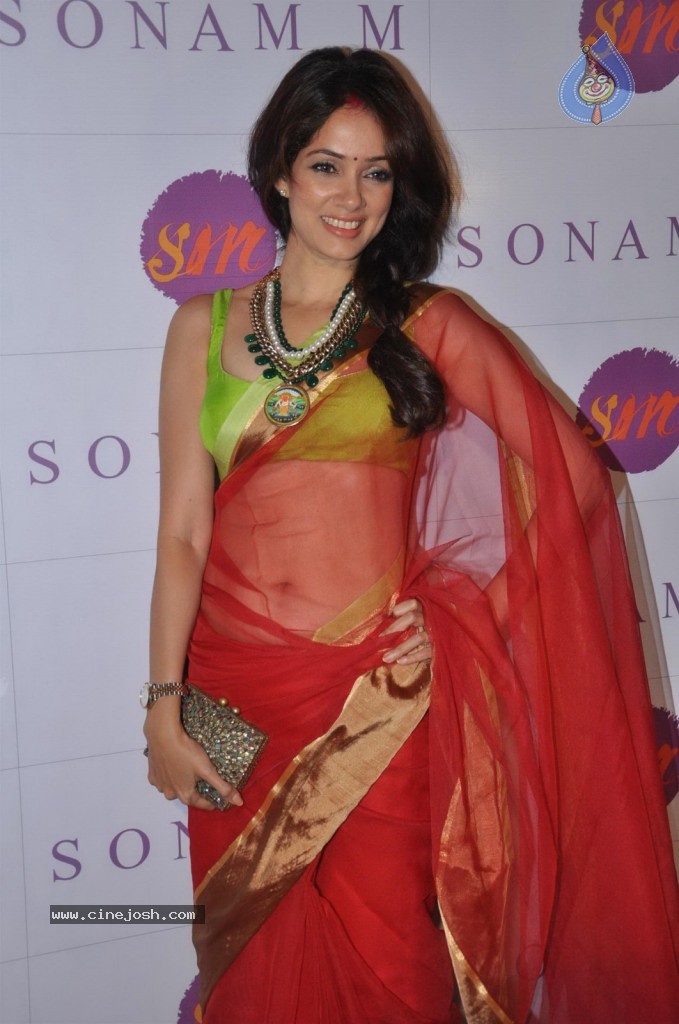 Bolly Celebs at Sonam Modi Spring Summer Collection - 29 / 43 photos